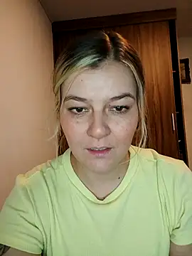 Snapshot of Fernandar2025 chatting on October 3, 3:25 am Fernandar2025 online show from October 3, 3:25 am