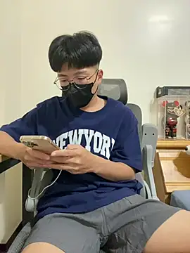 Snapshot of Allen20y chatting on June 20, 3:15 pm Allen20y online show from June 20, 3:15 pm