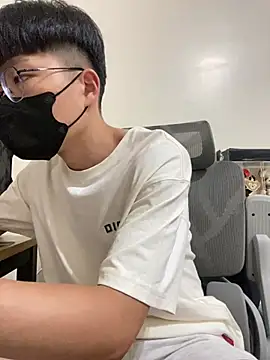 Snapshot of Allen20y chatting on June 24, 3:00 pm Allen20y online show from June 24, 3:00 pm