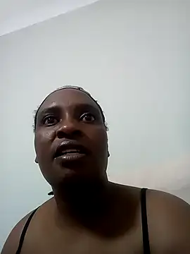 Snapshot of QueenRomaxx1 chatting on November 7, 12:10 am QueenRomaxx1 online show from November 7, 12:10 am