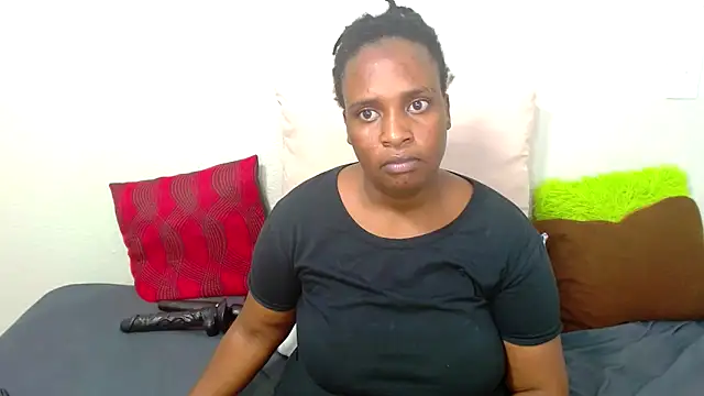 Snapshot of QueenRomaxx1 chatting on November 9, 4:38 pm QueenRomaxx1 online show from November 9, 4:38 pm