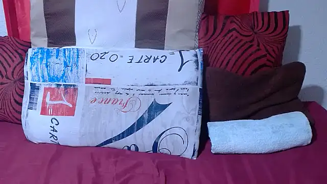 QueenRomaxx1 online show from March 12, 4:46 pm