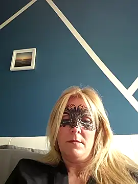 Snapshot of bellemasquer chatting on May 18, 12:55 pm bellemasquer online show from May 18, 12:55 pm