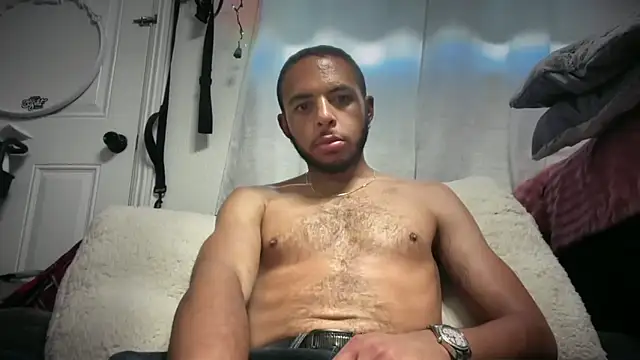 Snapshot of DERTYLAY chatting on December 18, 8:26 pm DERTYLAY online show from December 18, 8:26 pm