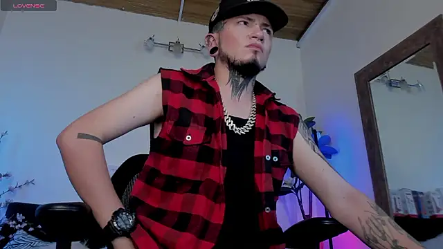 tyler jones  online show from February 7, 5:11 am