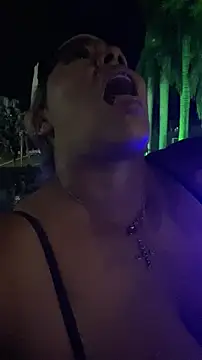 EmilyDuran  online show from April 28, 4:17 am