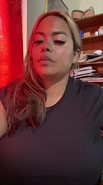 Snapshot of EmilyDuran_ chatting on May 22, 12:22 pm EmilyDuran online show from May 22, 12:22 pm