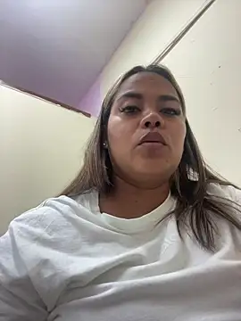 Snapshot of EmilyDuran_ chatting on June 10, 2:27 pm EmilyDuran online show from June 10, 2:27 pm