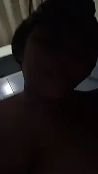 Snapshot of EmilyDuran_ chatting on July 11, 11:50 pm EmilyDuran online show from July 11, 11:50 pm