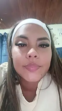 Snapshot of EmilyDuran_ chatting on July 14, 9:20 pm EmilyDuran online show from July 14, 9:20 pm