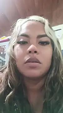 Snapshot of EmilyDuran_ chatting on July 26, 10:27 pm EmilyDuran online show from July 26, 10:27 pm