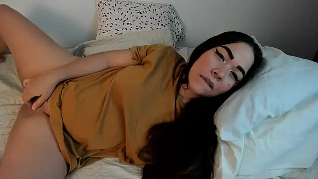 Snapshot of Brianna_Angelina chatting on February 16, 11:59 pm Brianna Angelina online show from February 16, 11:59 pm
