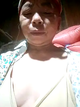 Snapshot of VangLe73 chatting on September 15, 9:04 pm VangLe73 online show from September 15, 9:04 pm