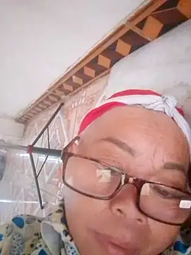 Snapshot of VangLe73 chatting on October 5, 6:23 am VangLe73 online show from October 5, 6:23 am