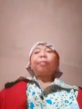 Snapshot of VangLe73 chatting on October 7, 11:13 pm VangLe73 online show from October 7, 11:13 pm