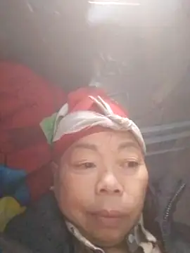 Snapshot of VangLe73 chatting on November 3, 2:13 am VangLe73 online show from November 3, 2:13 am