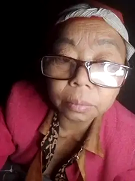 Snapshot of VangLe73 chatting on November 20, 12:27 pm VangLe73 online show from November 20, 12:27 pm