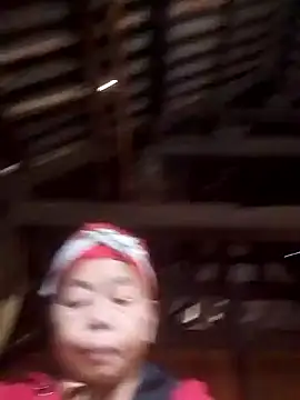 Snapshot of VangLe73 chatting on December 2, 4:40 am VangLe73 online show from December 2, 4:40 am