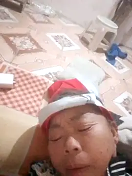 Snapshot of VangLe73 chatting on December 5, 1:52 pm VangLe73 online show from December 5, 1:52 pm