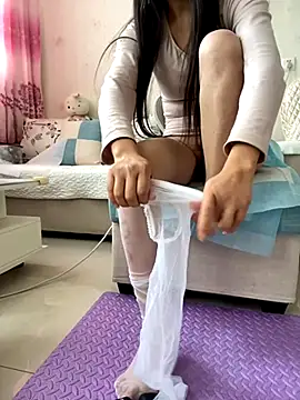 Snapshot of Alicia066 chatting on December 1, 6:40 am Alicia066 online show from December 1, 6:40 am