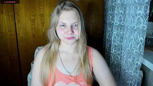 Snapshot of AlinaMors chatting on October 17, 10:34 pm AlinaMors online show from October 17, 10:34 pm