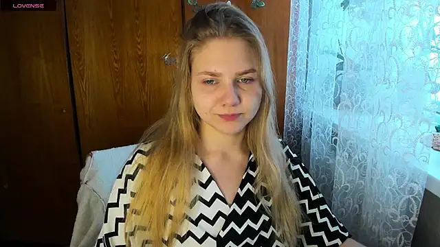 Snapshot of AlinaMors chatting on October 29, 11:56 am AlinaMors online show from October 29, 11:56 am