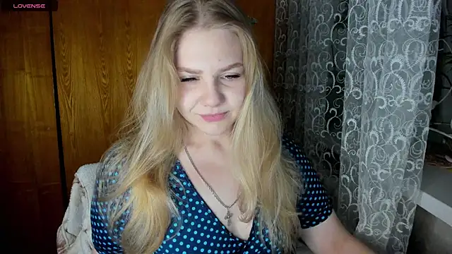 Snapshot of AlinaMors chatting on November 25, 9:26 pm AlinaMors online show from November 25, 9:26 pm