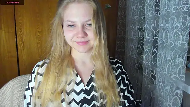 Snapshot of AlinaMors chatting on December 4, 10:29 pm AlinaMors online show from December 4, 10:29 pm