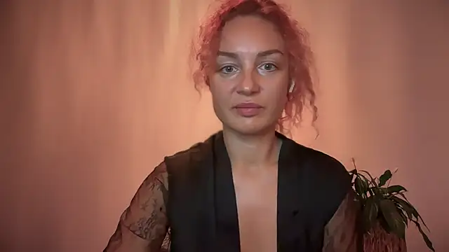 Reddgiirl online show from October 25, 5:26 am