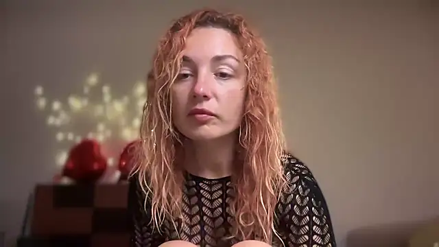 Reddgiirl online show from January 18, 5:39 pm