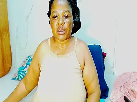 Snapshot of Love-Racheal75 chatting on November 15, 4:10 am Love-Racheal75 online show from November 15, 4:10 am