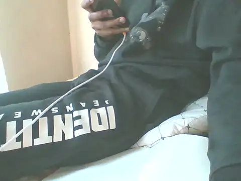 Snapshot of bhutimjongeni chatting on February 15, 2:36 pm bhutimjongeni online show from February 15, 2:36 pm