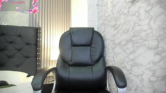 Snapshot of andrea__hills chatting on September 12, 7:03 pm andrea hills online show from September 12, 7:03 pm