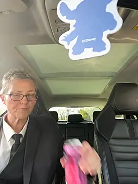 Curvy-Jinx online show from November 13, 1:10 pm