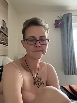 Curvy-Jinx online show from February 2, 8:35 am