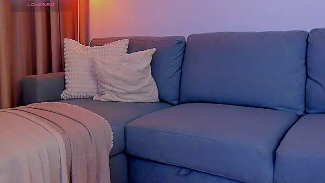 Snapshot of AlessandraCrystal chatting on December 2, 3:29 pm AlessandraCrystal online show from December 2, 3:29 pm