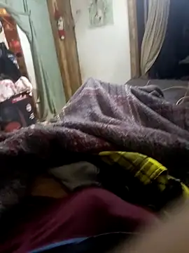 Snapshot of alber907 chatting on October 31, 1:01 pm alber907 online show from October 31, 1:01 pm