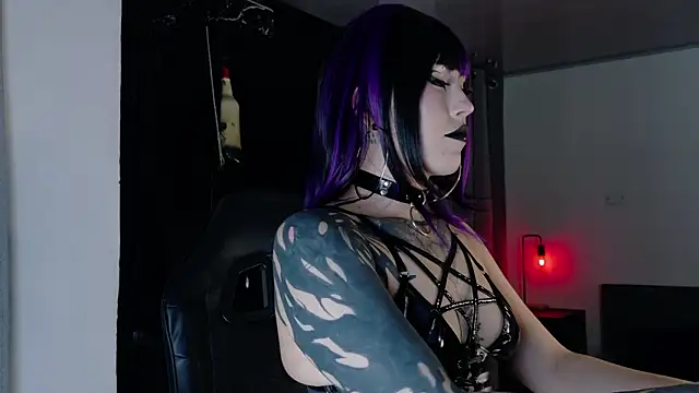 Angelabl0odborne online show from February 2, 11:25 pm