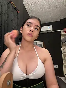 Snapshot of alhaana_ chatting on July 31, 11:37 pm alhaana online show from July 31, 11:37 pm