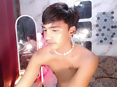 Snapshot of xblack_clover chatting on November 5, 10:10 pm xblack clover online show from November 5, 10:10 pm