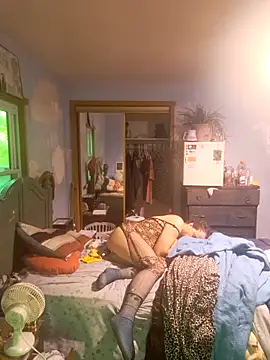 Snapshot of ModernMan381 chatting on November 3, 12:39 pm ModernMan381 online show from November 3, 12:39 pm