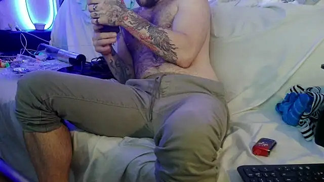 Snapshot of Luv2SuckBWC92 chatting on November 7, 9:37 pm Luv2SuckBWC92 online show from November 7, 9:37 pm