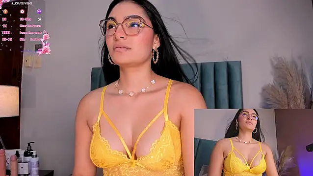 LunaAspen  online show from June 12, 4:17 pm