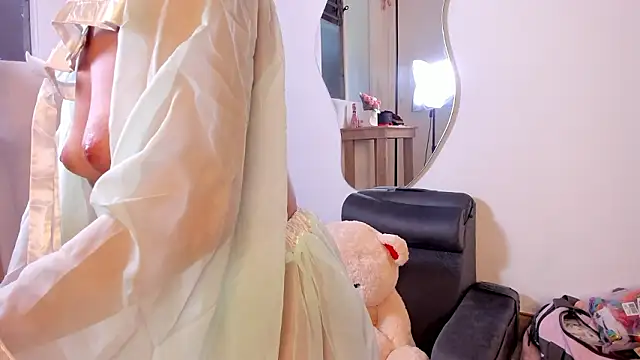 Amishell  online show from February 4, 10:26 pm