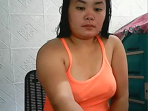Snapshot of CreamyPussy4uxx chatting on May 21, 12:28 am CreamyPussy4uxx online show from May 21, 12:28 am