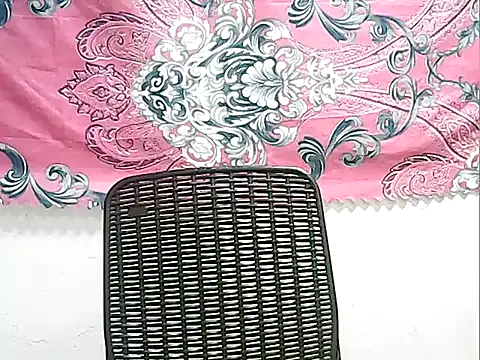 Snapshot of CreamyPussy4uxx chatting on June 26, 12:48 am CreamyPussy4uxx online show from June 26, 12:48 am