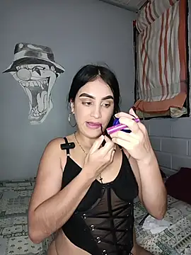Snapshot of Bigtiti01 chatting on July 1, 1:29 am Bigtiti01 online show from July 1, 1:29 am