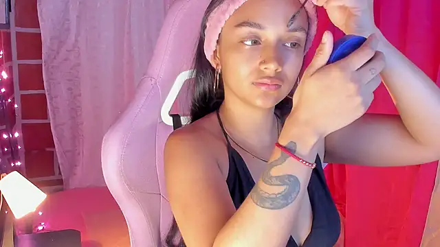 MelanyOconner online show from February 16, 3:41 pm