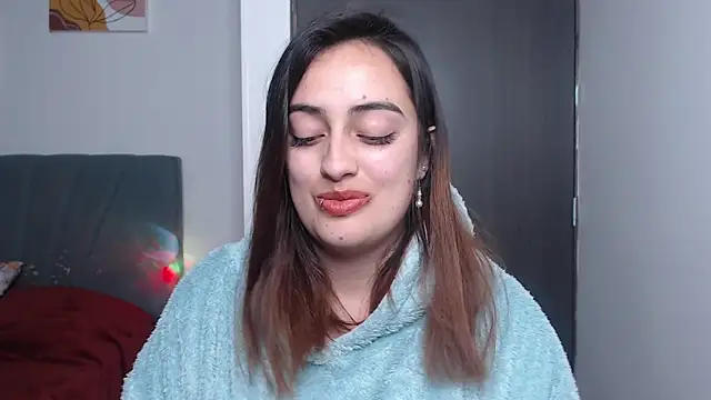 Snapshot of Meggan_n chatting on November 6, 3:29 am Meggan n online show from November 6, 3:29 am