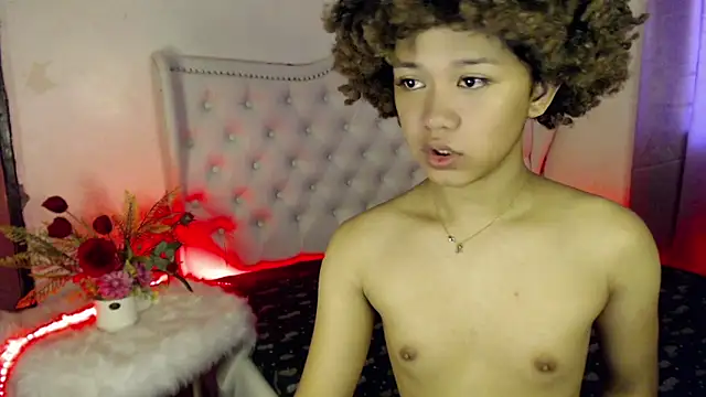 Snapshot of 9INCHESHARDCOCK chatting on October 4, 4:43 am 9INCHESHARDCOCK online show from October 4, 4:43 am